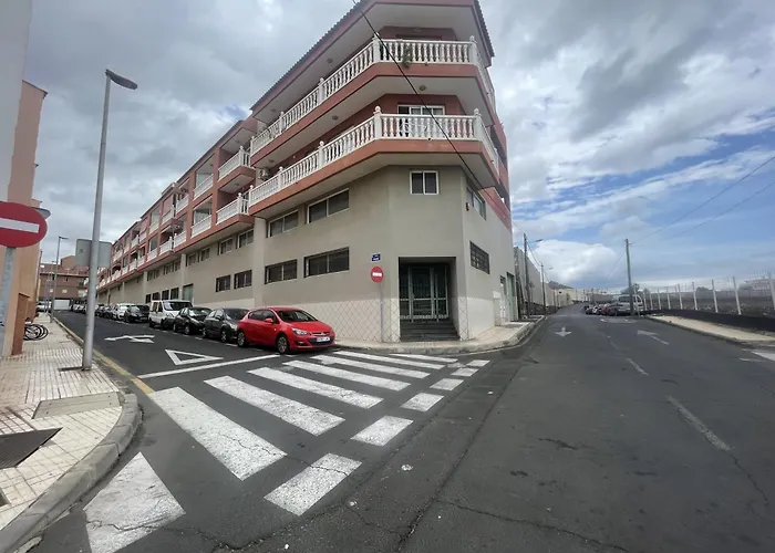 Markethome Cozy 2br Near Airport